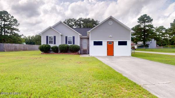 183 Core Road, Richlands, NC 28574