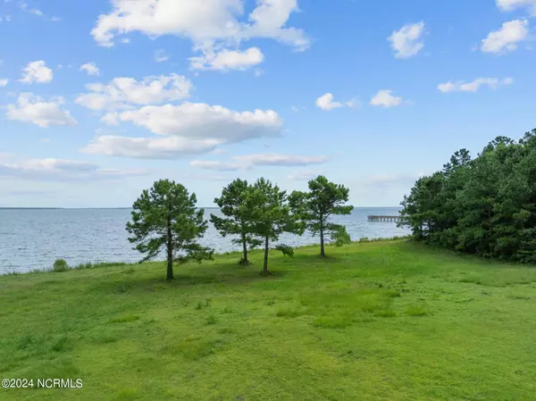 363 Wind Lake RD S Oriental, NC 28571