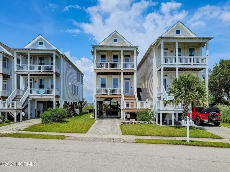 125 S Boca Bay LN #A, Surf City, NC 28445