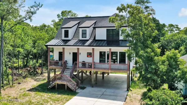 Oak Island, NC 28465,136 N Middleton AVE