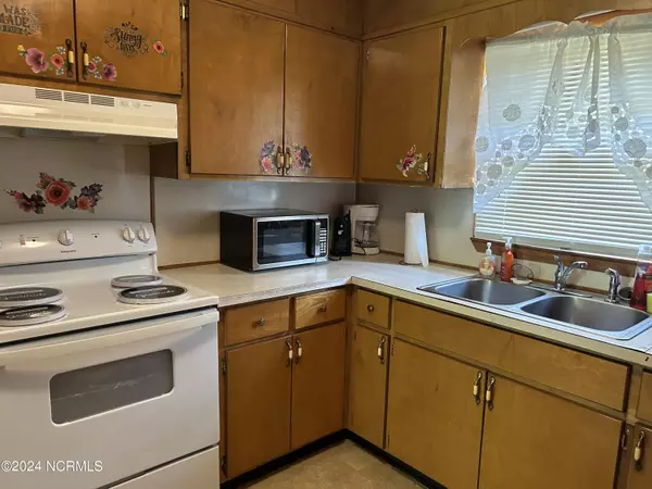 Maxton, NC 28364,2432 Nc Highway 71 N