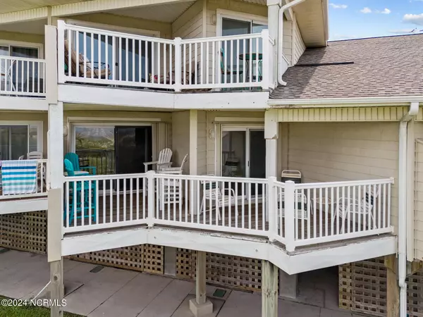 Oak Island, NC 28465,122 SE 58th ST #Apt 103