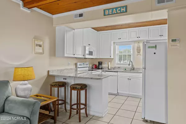 Emerald Isle, NC 28594,103 24th ST