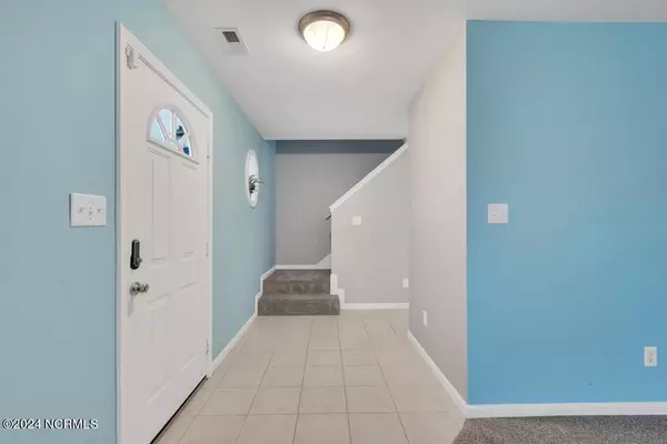 Swansboro, NC 28584,220 Pigeon LN