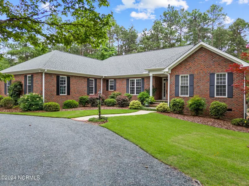 395 Donald Ross DR, Pinehurst, NC 28374