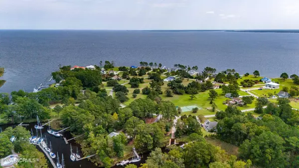 Oriental, NC 28571,5511 Sandpiper DR