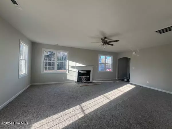 Jacksonville, NC 28546,907 Freewoods CT