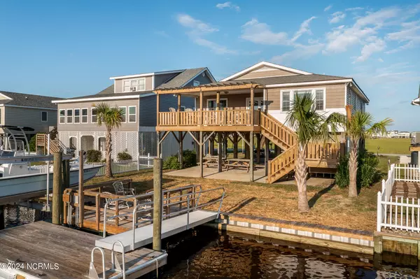 Holden Beach, NC 28462,118 Greensboro ST