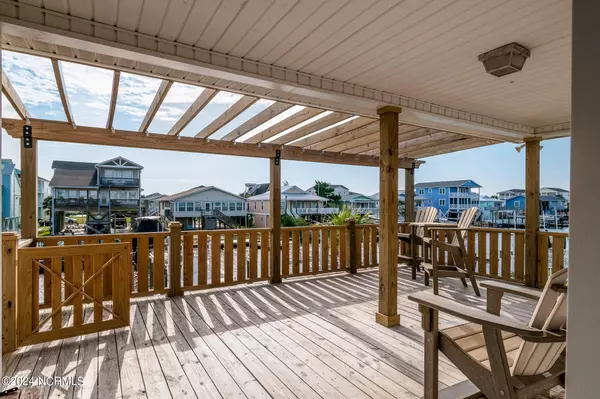 Holden Beach, NC 28462,118 Greensboro ST