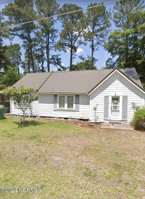 221 E 3rd AVE, Chadbourn, NC 28431