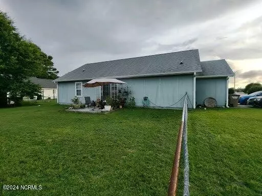 Hubert, NC 28539,108 Parnell RD