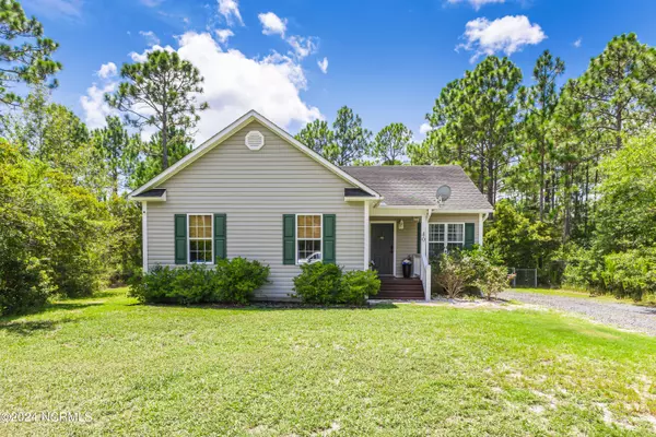 40 Dixon RD, Southport, NC 28461