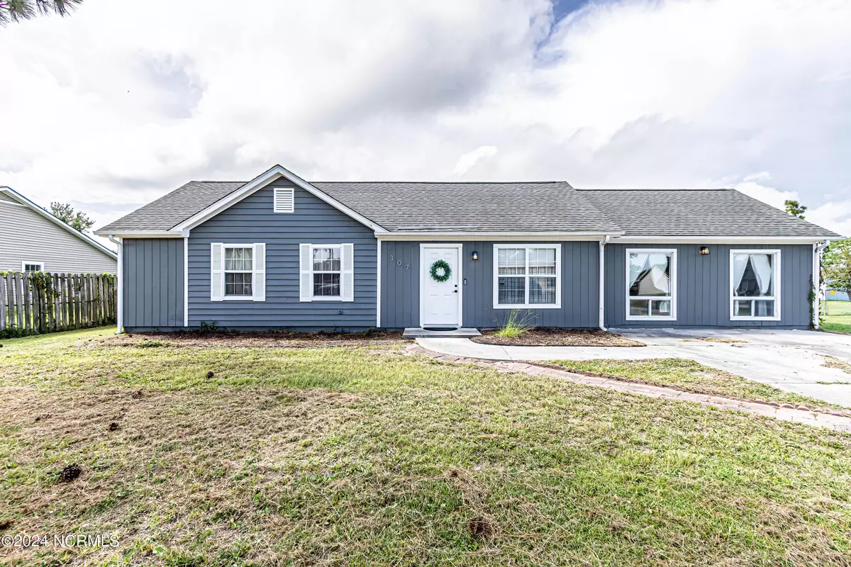 Hubert, NC 28539,307 Foxtrace LN