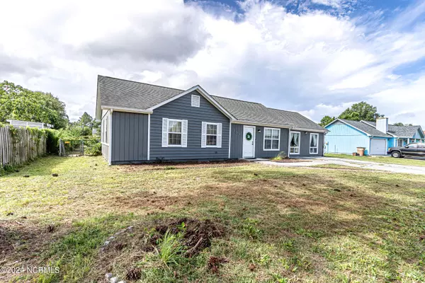 Hubert, NC 28539,307 Foxtrace LN