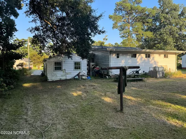 Riegelwood, NC 28456,203 Cedar DR