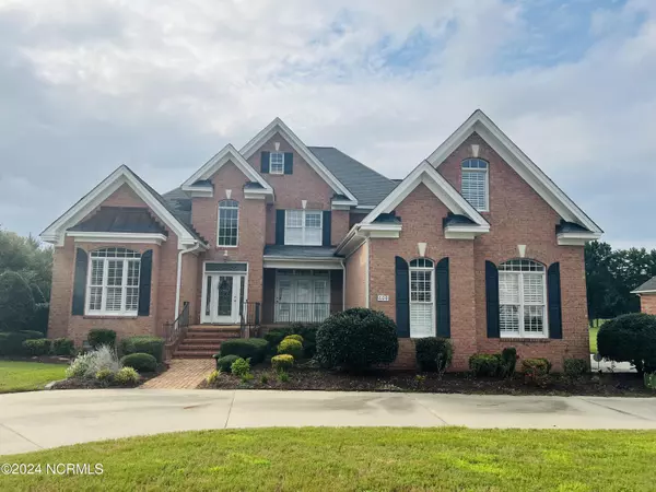 600 Golf View DR, Greenville, NC 27834