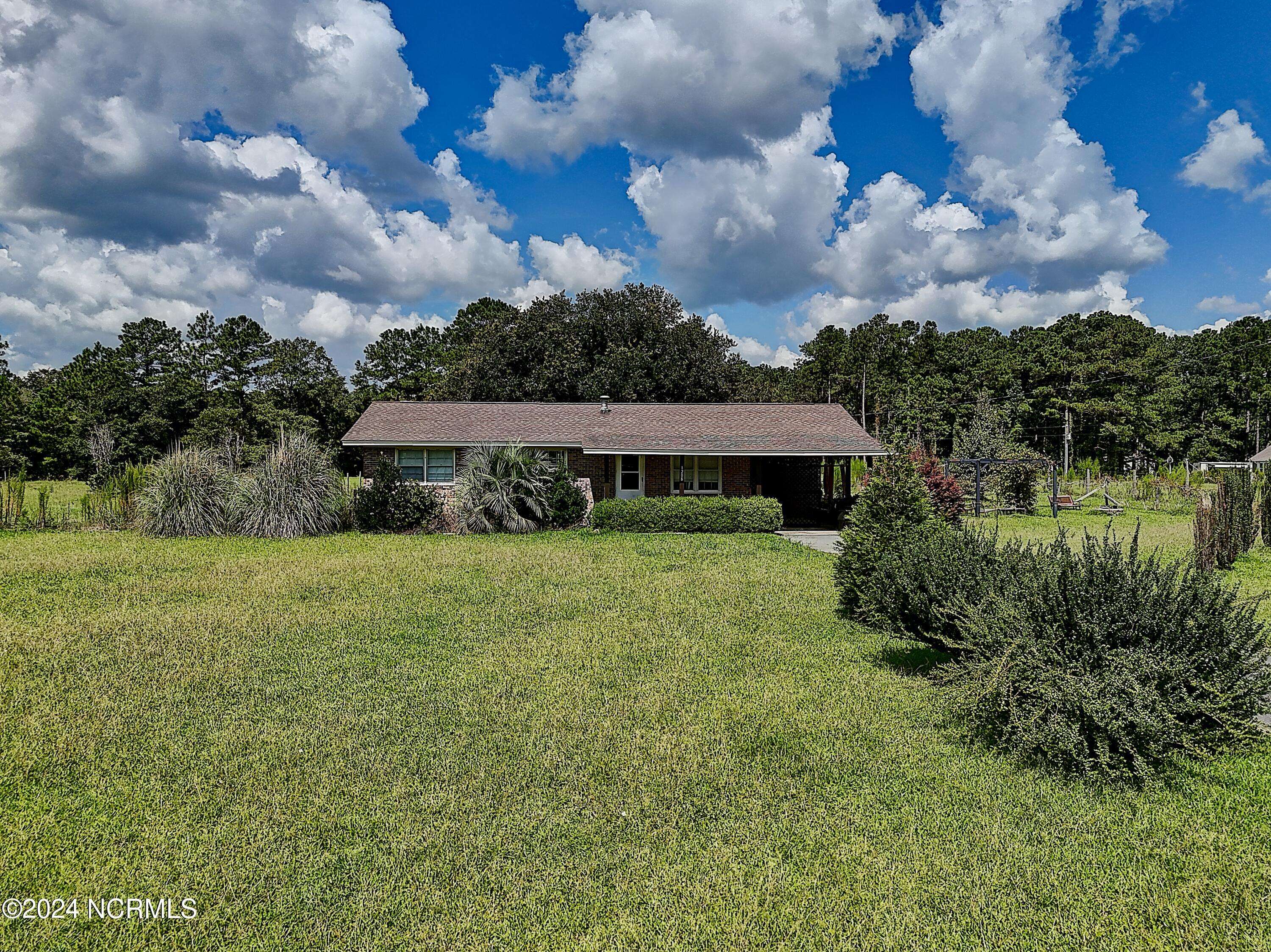 Bolivia, NC 28422,1208 Green Lewis RD SE
