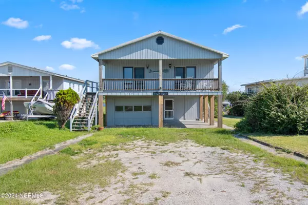 5112 W Beach DR, Oak Island, NC 28465