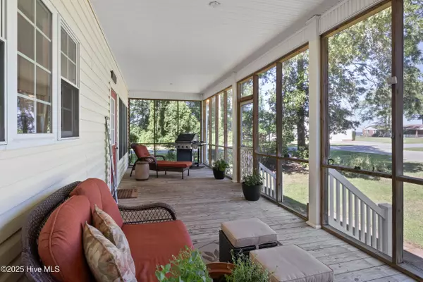 Roper, NC 27970,592 Arnolds Beach RD