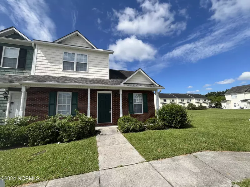 207 Ashwood DR, Jacksonville, NC 28546