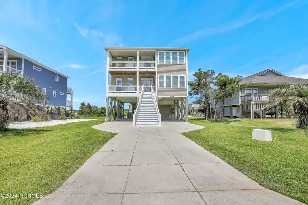 Oak Island, NC 28465,1018 W Dolphin DR