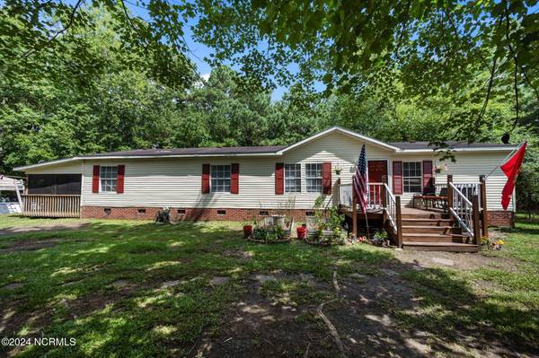 113 Madelyn DR, Richlands, NC 28574