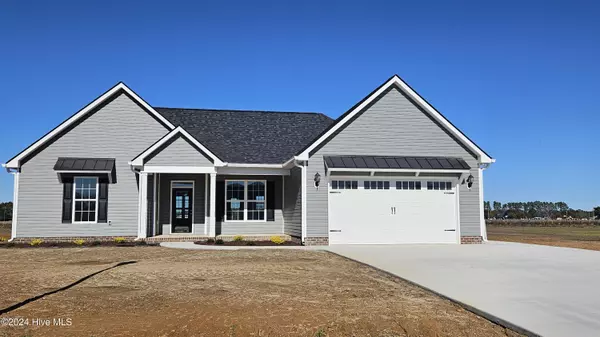 166 Country Cove LN, Clinton, NC 28328