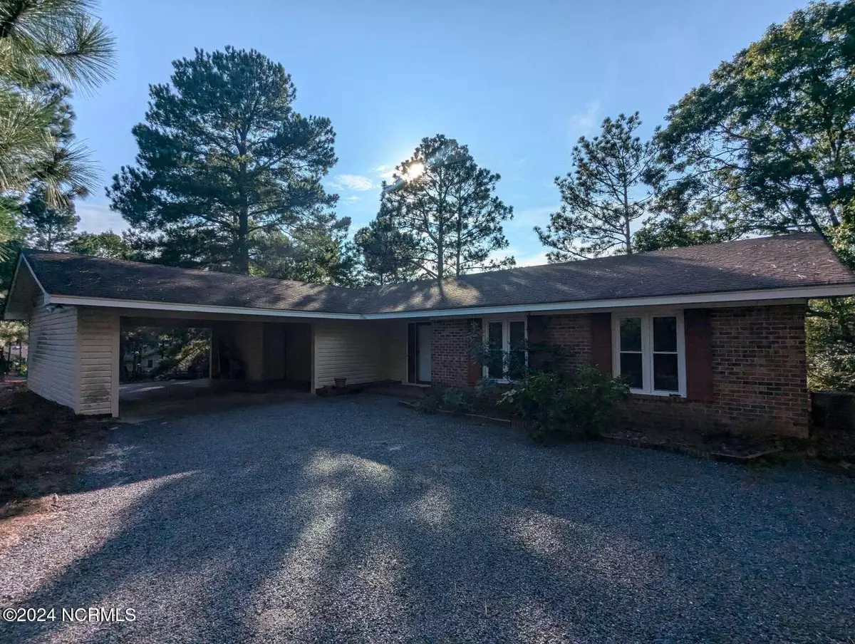 West End, NC 27376,102 Glen Oak CT