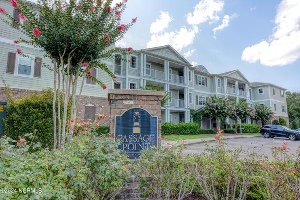 215 Valencia CT #Unit 205, Wilmington, NC 28412