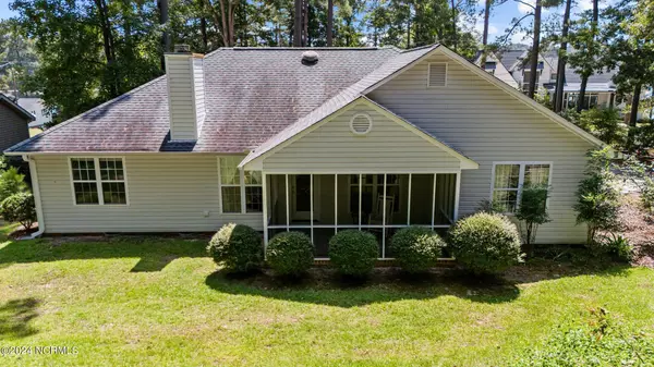 Whispering Pines, NC 28327,18 Lakeview DR