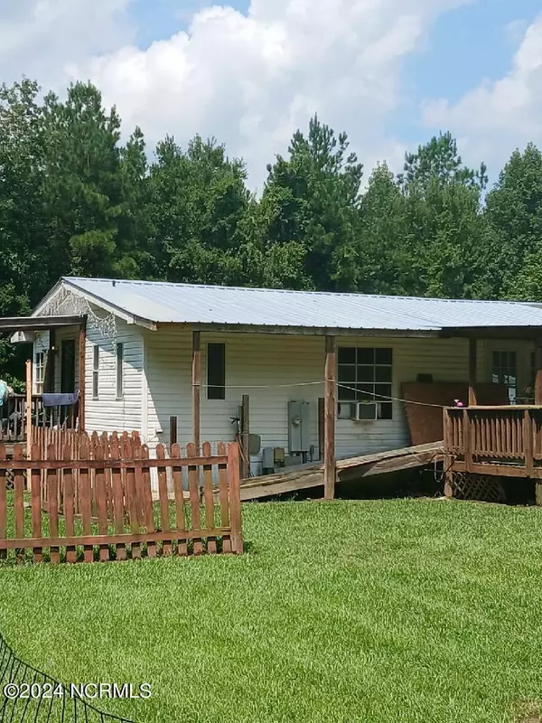 Whiteville, NC 28472,220 Jeans WAY
