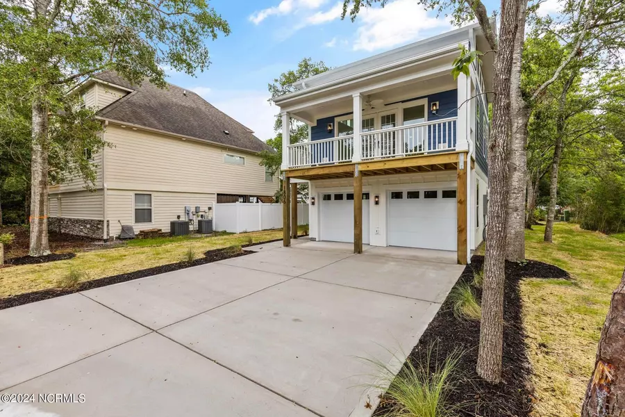 123 NW 22nd ST, Oak Island, NC 28465