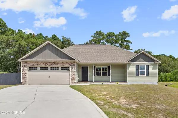 201 Rowland DR, Richlands, NC 28574