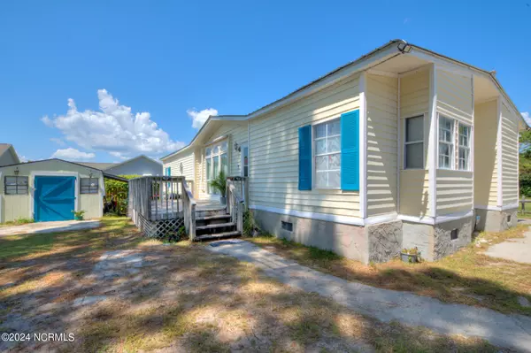 4225 Main Sail ST SE, Southport, NC 28461