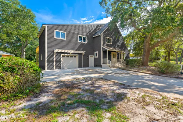 31 Augusta DR, Oak Island, NC 28465