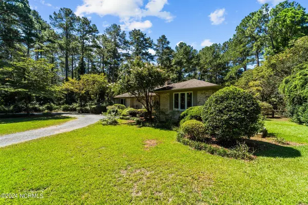 Whispering Pines, NC 28327,40 Bogie DR