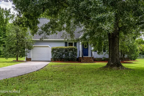 1005 Peach Tree LN, New Bern, NC 28562