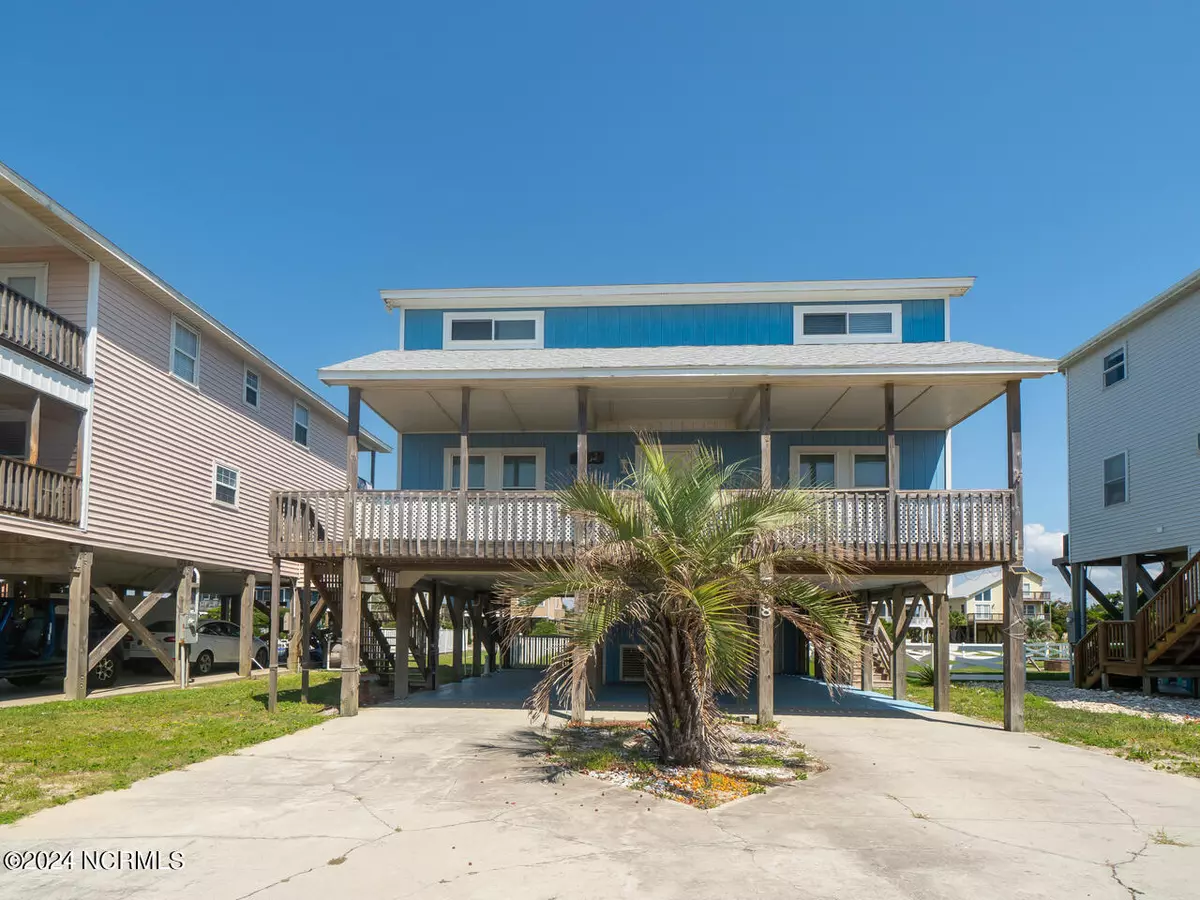 Oak Island, NC 28465,718 W Beach DR