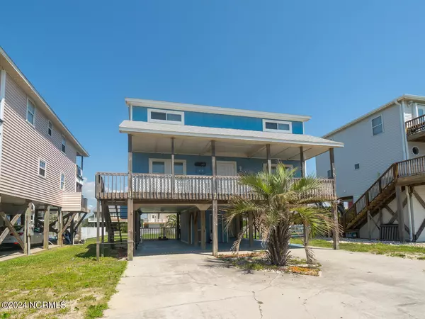 Oak Island, NC 28465,718 W Beach DR