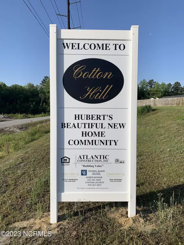 Hubert, NC 28539,321 Cotton Hill PL