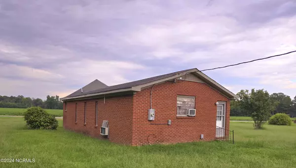 Williamston, NC 27892,1814 Hickory Grove RD