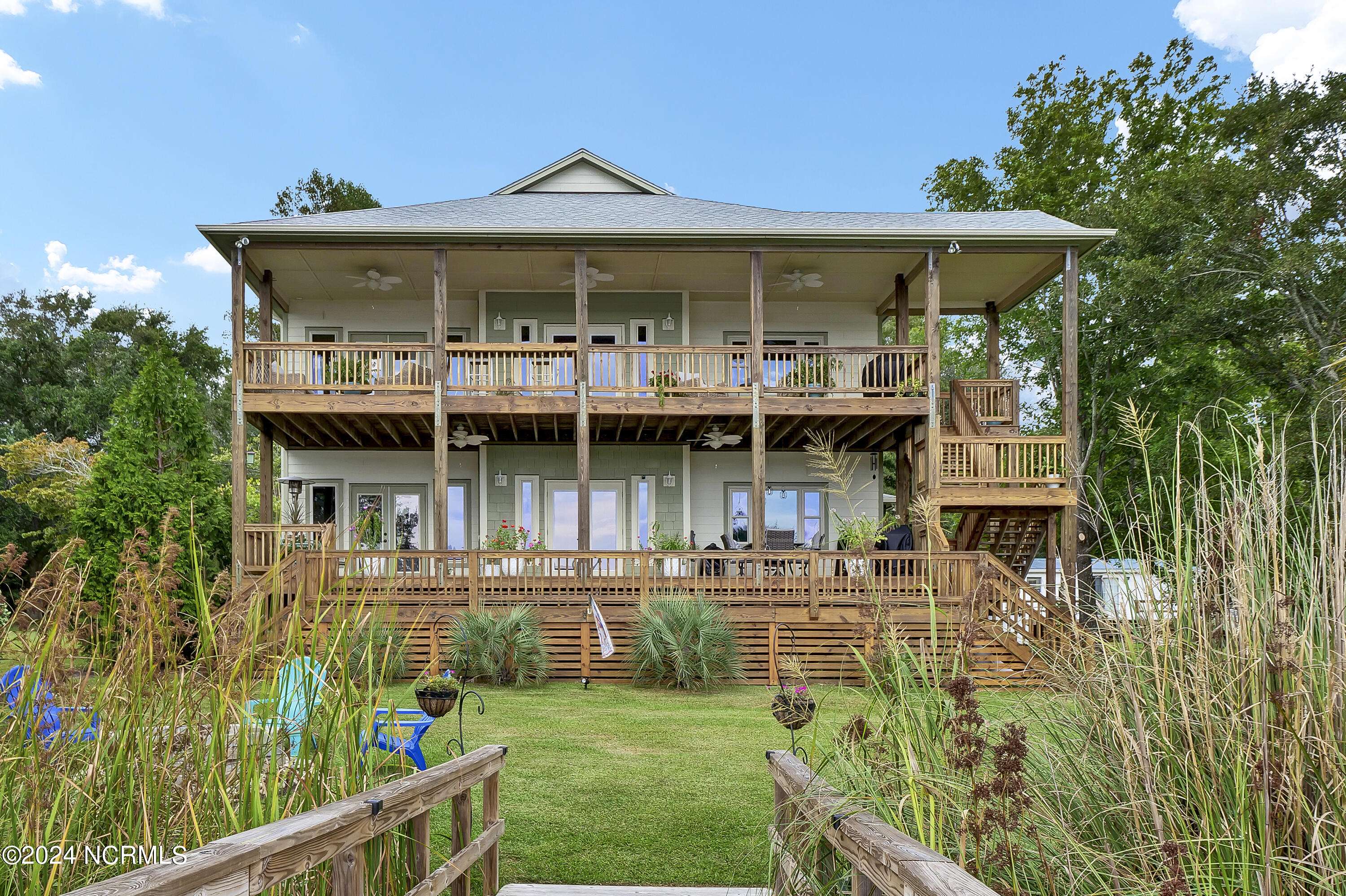 722 Bay Harbor DR, Hampstead, NC 28443