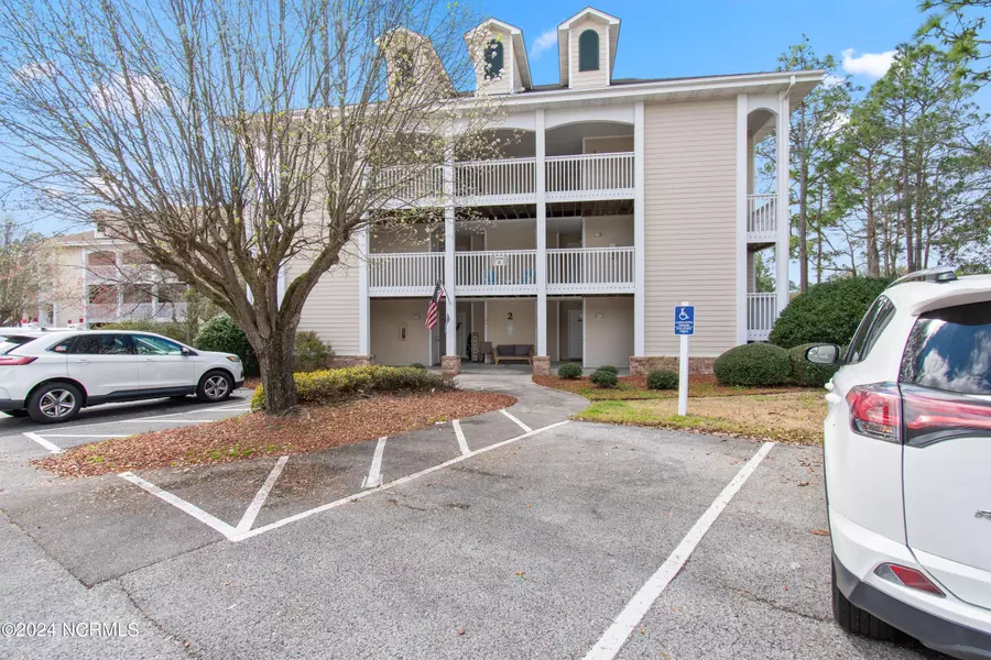 3350 Club Villas DR #203, Southport, NC 28461