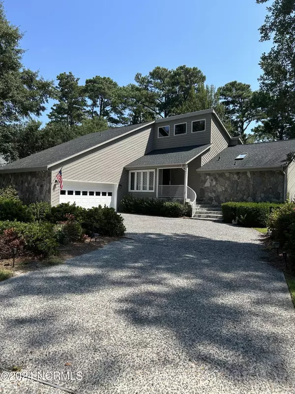 404 Lord Granville DR, Morehead City, NC 28557