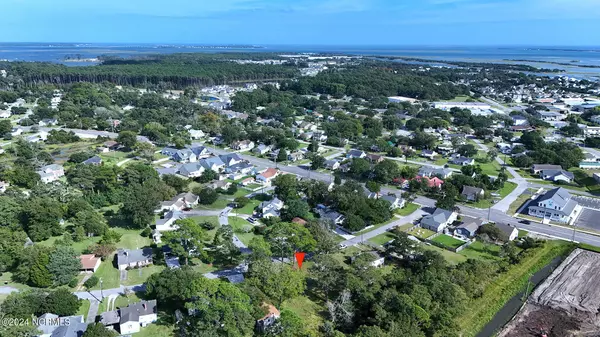 Beaufort, NC 28516,104 Chestnut DR