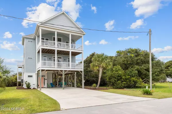 202 Cedar LN, Atlantic Beach, NC 28512