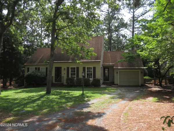 16 Cameron LN, Pinehurst, NC 28374