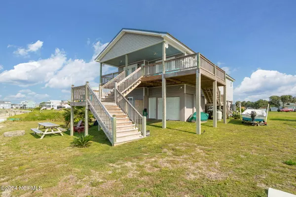 Harkers Island, NC 28531,130 S Ferry Dock RD