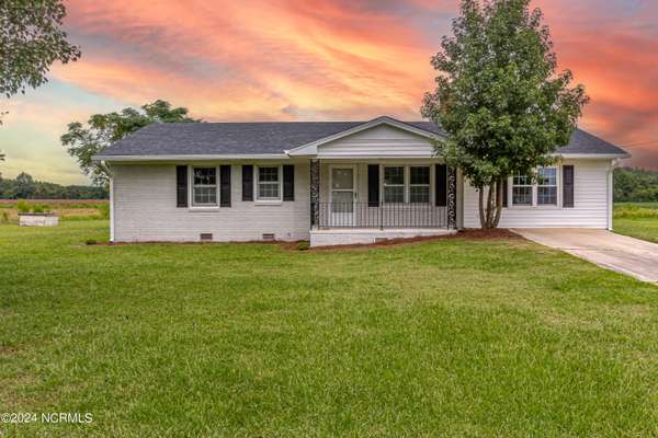 5143 W P Hardy RD,  La Grange,  NC 28551