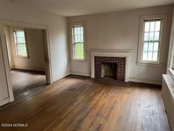 Wilson, NC 27893,308 Acc DR W